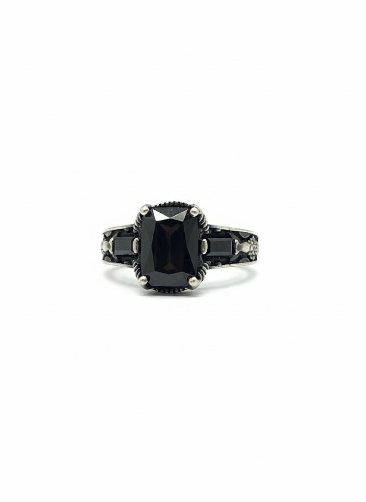 Men’s Ring with Black Stone – Essential