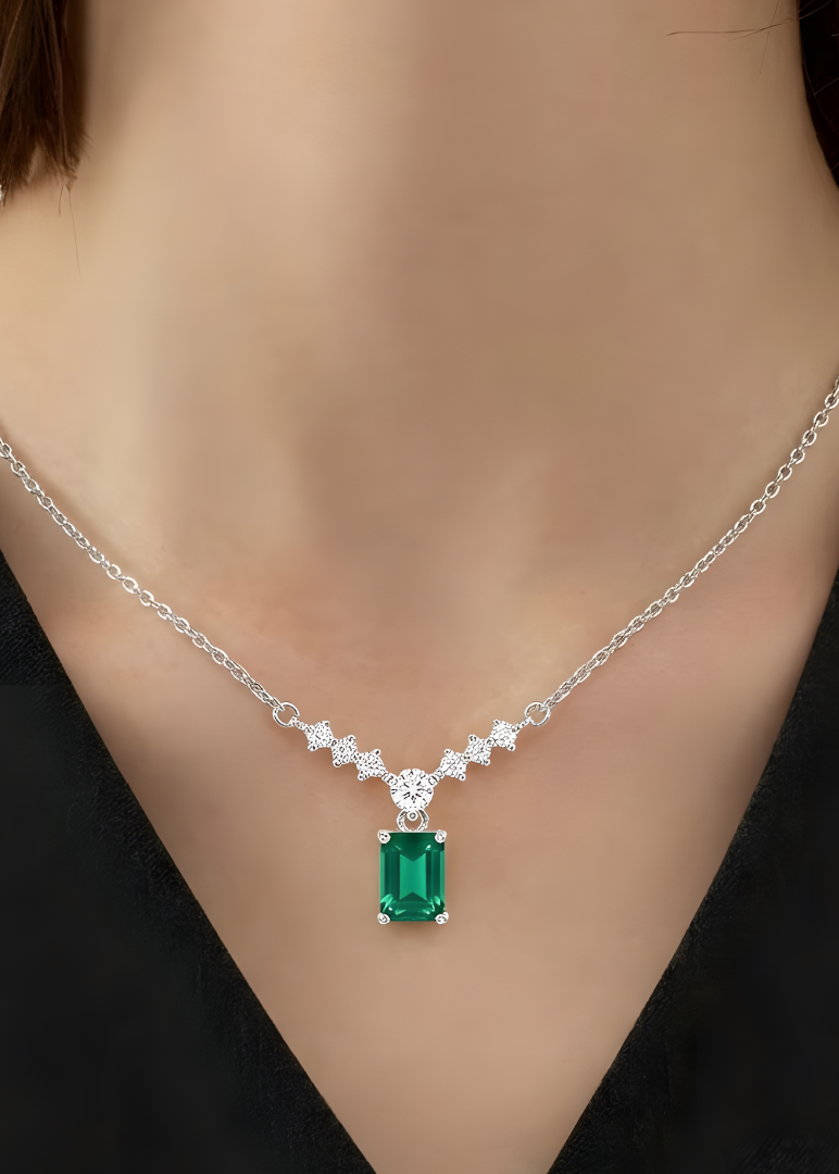 Green Lobe Necklace – Italian Silver 925 (New Arrival)