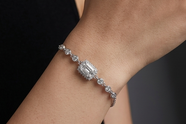 Emerald Halo Bracelet – 925 Sterling Silver