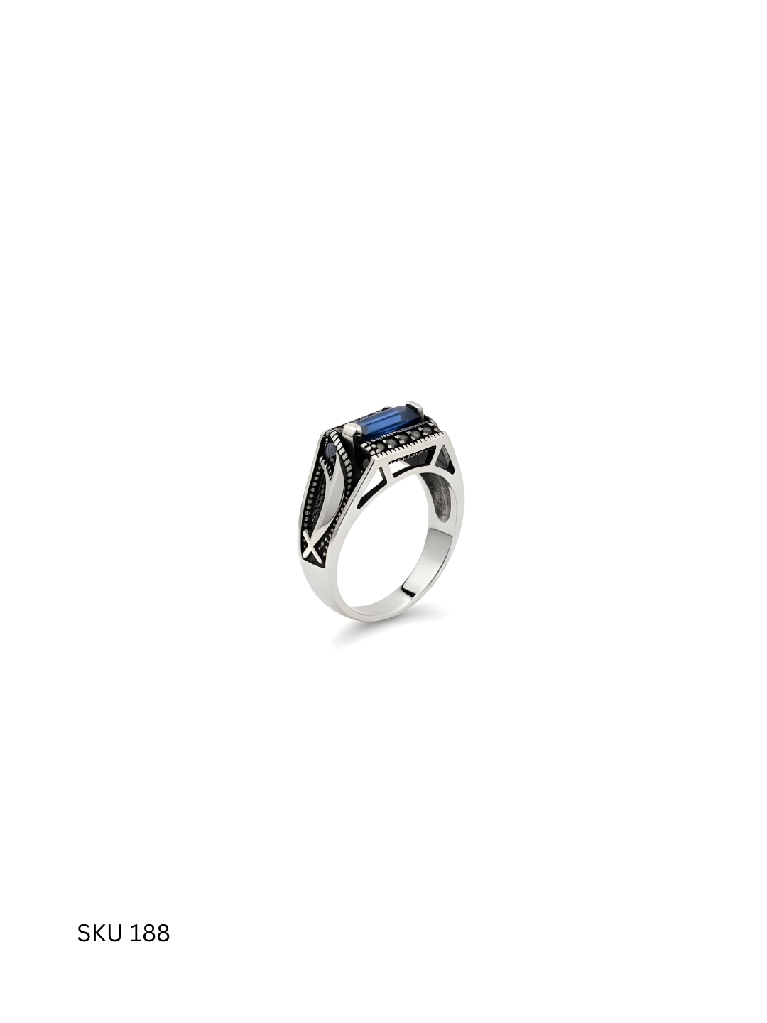 An elegant everyday men’s ring crafted from Turkish 925 sterling silver and finished with a black stone centerpiece. Designed for versatility and comfort.