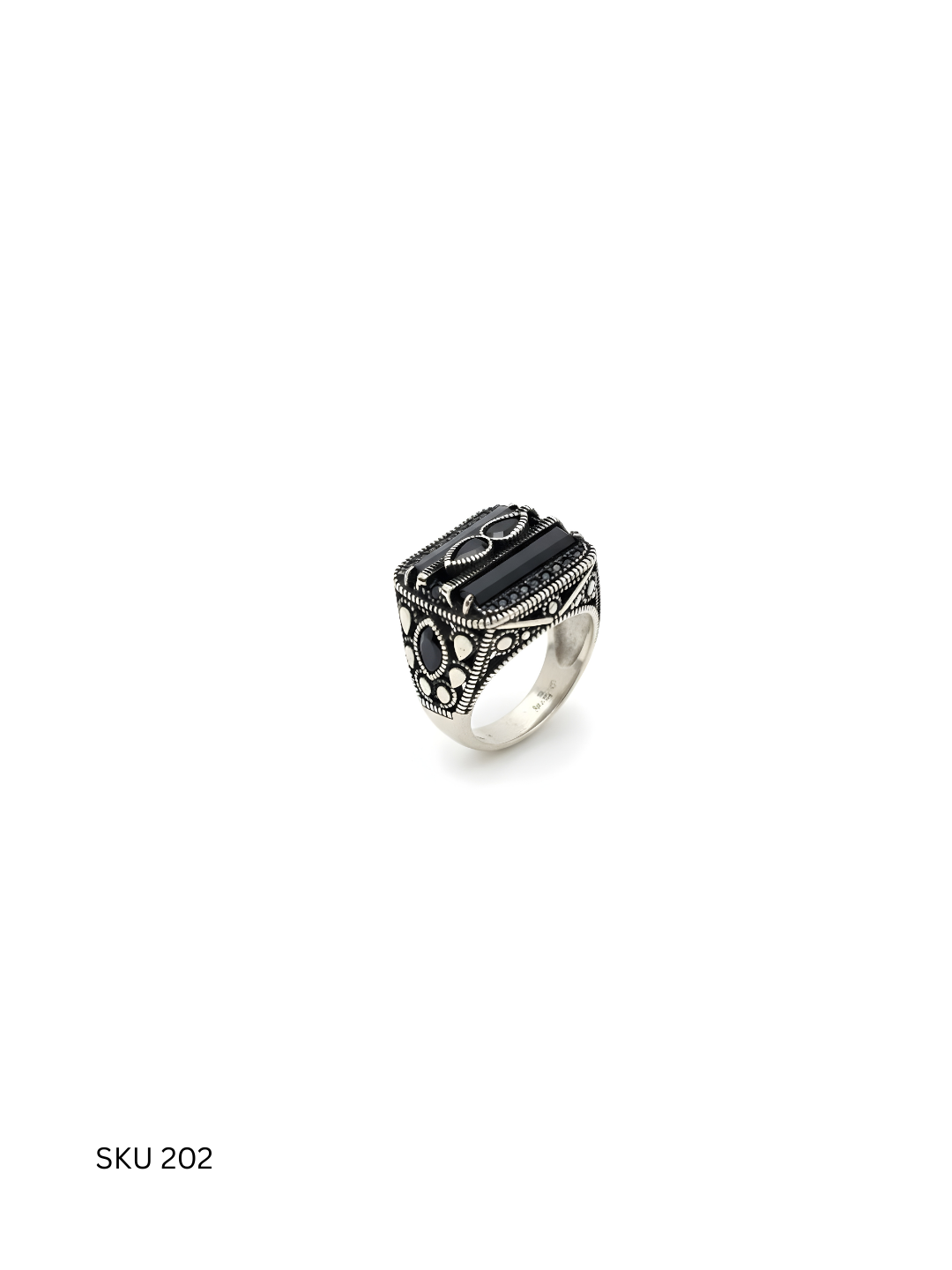 A refined men’s ring crafted from Turkish 925 sterling silver and finished with a polished black stone. Designed for modern styling with a balanced, contemporary look.