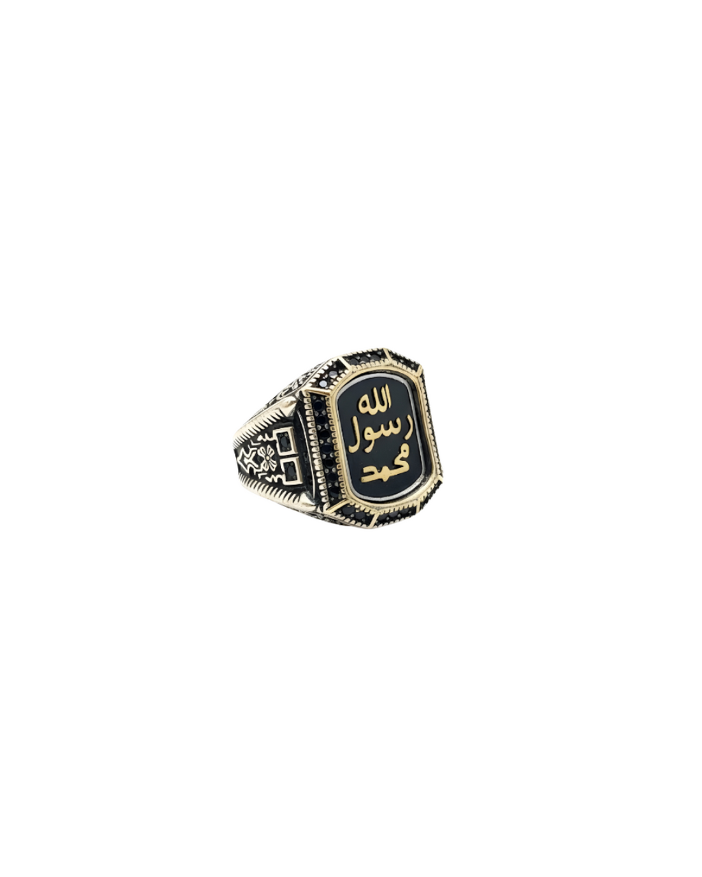 A premium best-selling men’s ring crafted from Turkish 925 sterling silver. Featuring a solid build and refined finish, it is designed for men who appreciate enduring quality.
