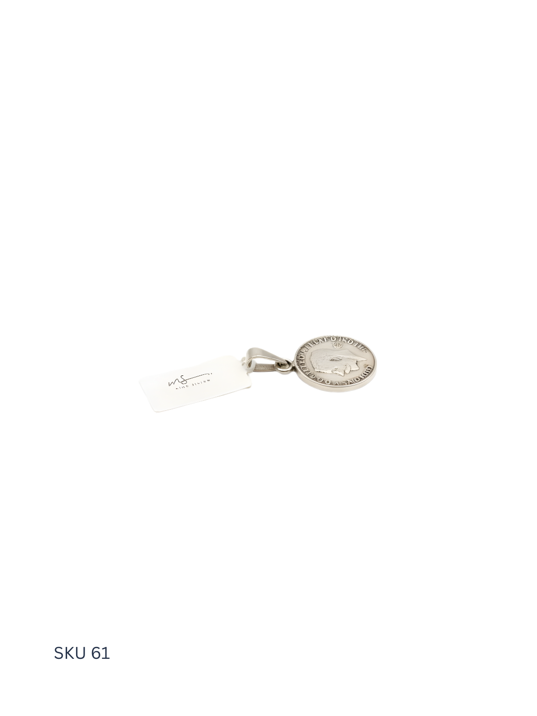 A bold Queen pendant crafted from Italian sterling silver 925. Designed as a trendy gift piece, it symbolizes strength and individuality, making it a popular choice for modern men.