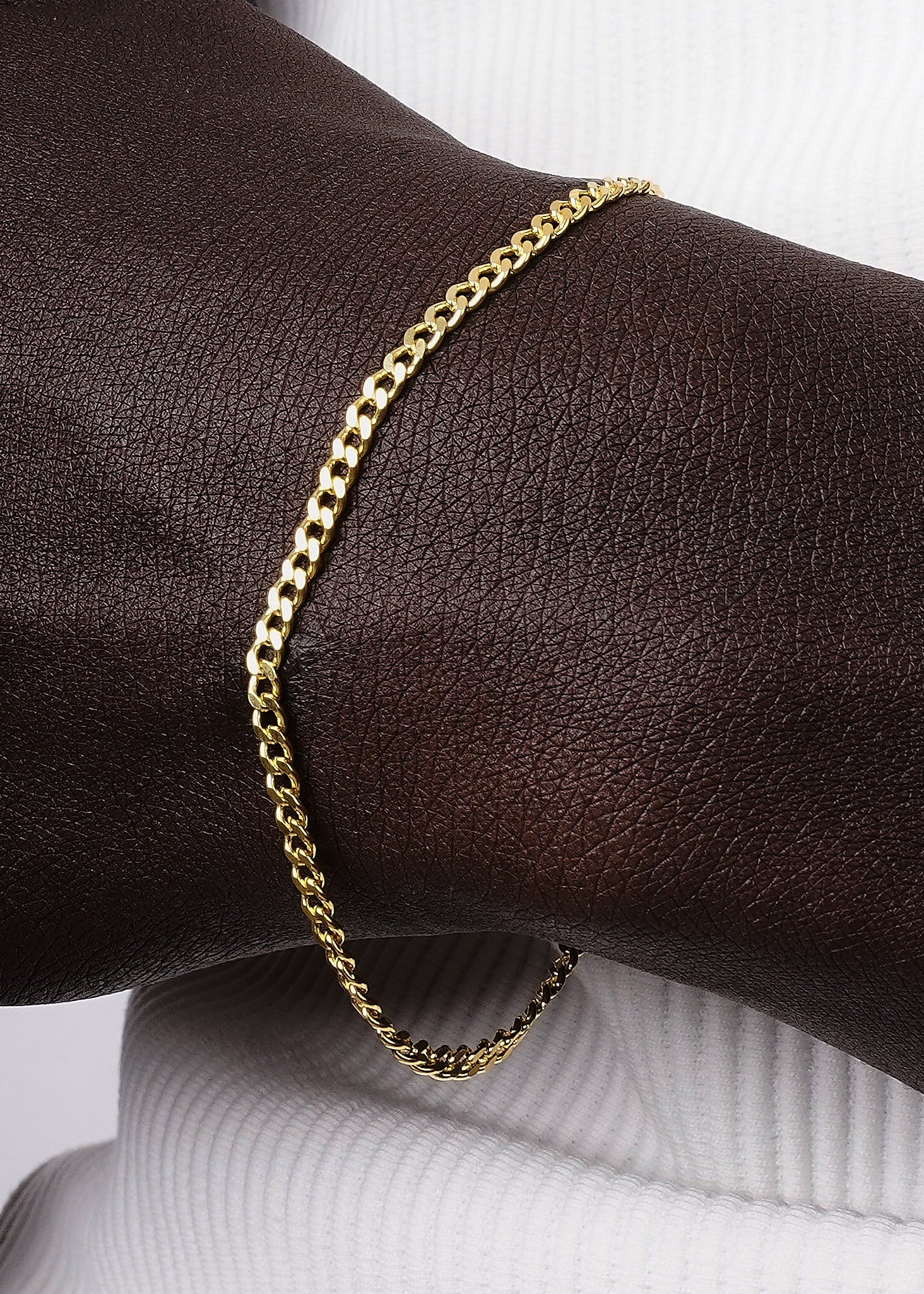 سوار سلسلة ذهبية كلاسيكية